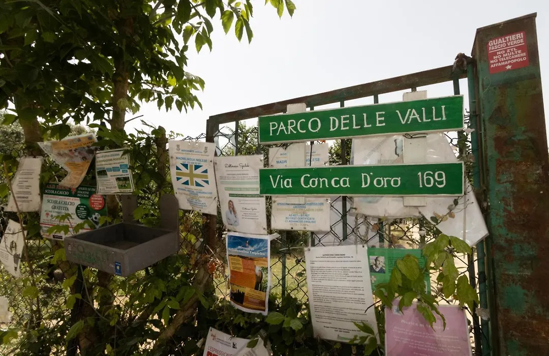 Via conca d'oro adiacente alla fermata della Metro B-1